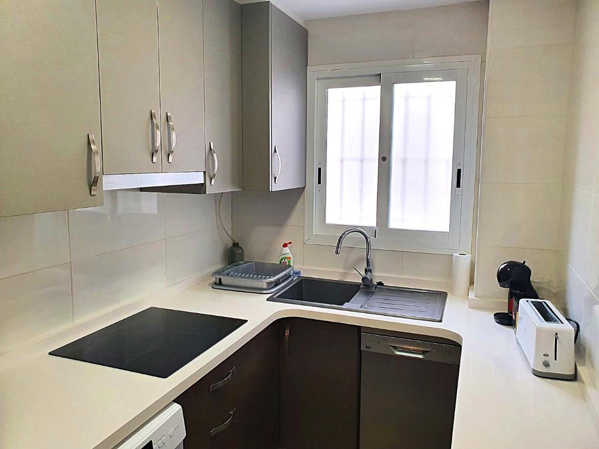 Newly Renovated Two Bedrooms Apartment In Villa Marina 베니돔 외부 사진
