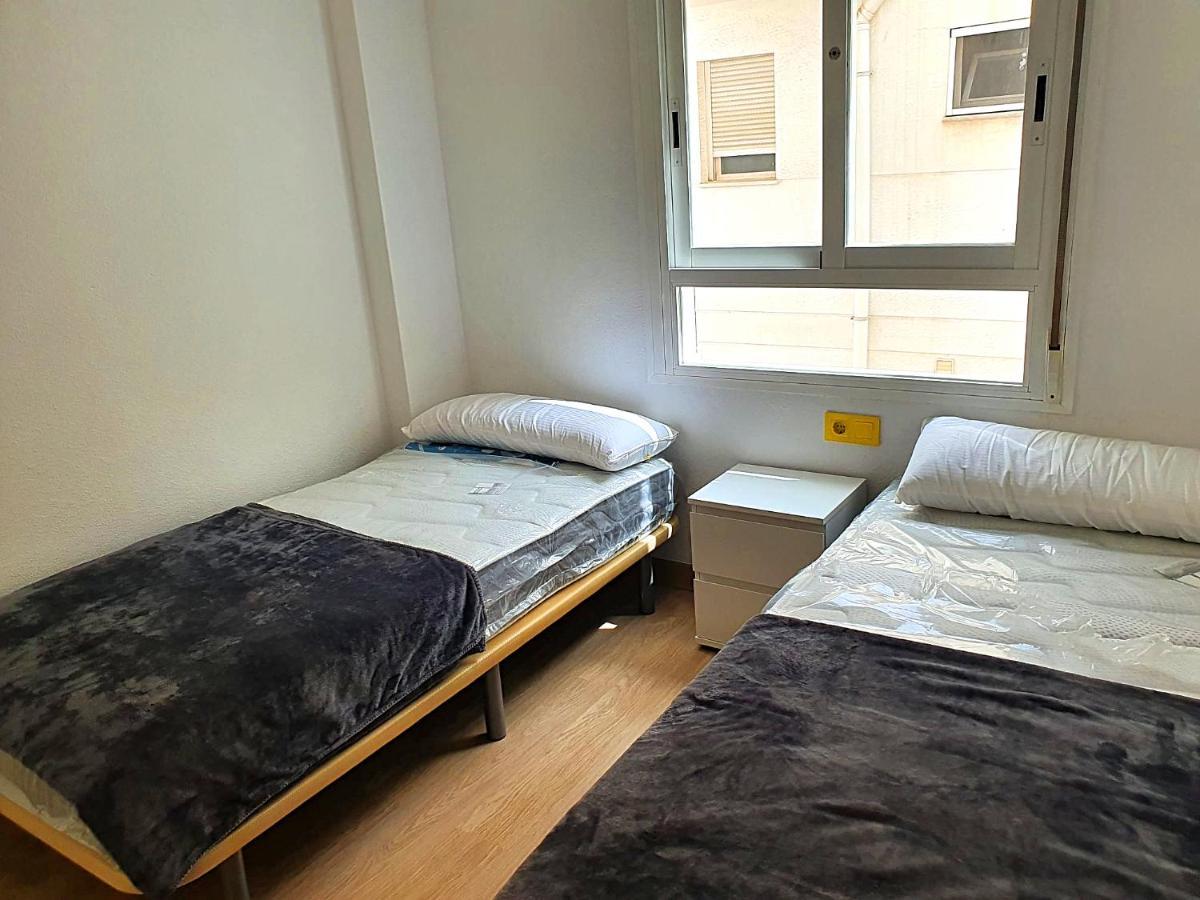 Newly Renovated Two Bedrooms Apartment In Villa Marina 베니돔 외부 사진